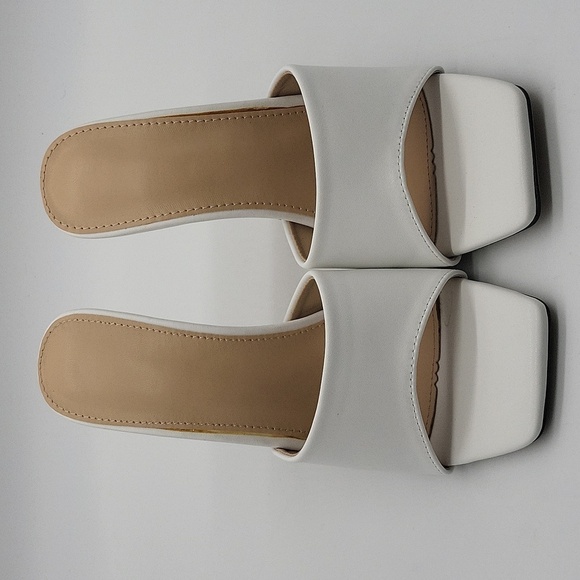 815- Mique Women's Sandals Heels White Color Size 6.5 NWT - Picture 4 of 9